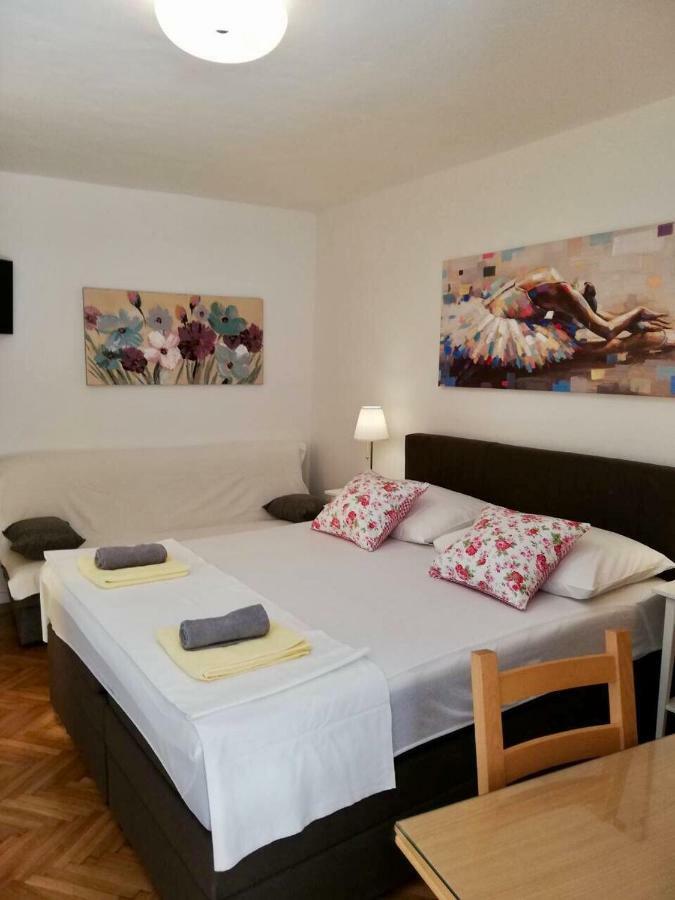 Apartments Iva Und Franka Omis Exterior photo