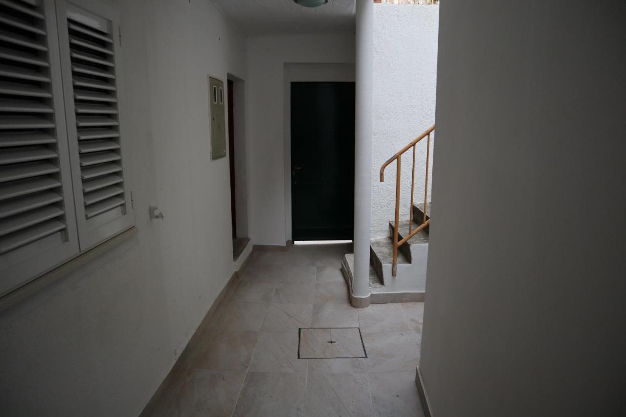 Apartments Iva Und Franka Omis Exterior photo